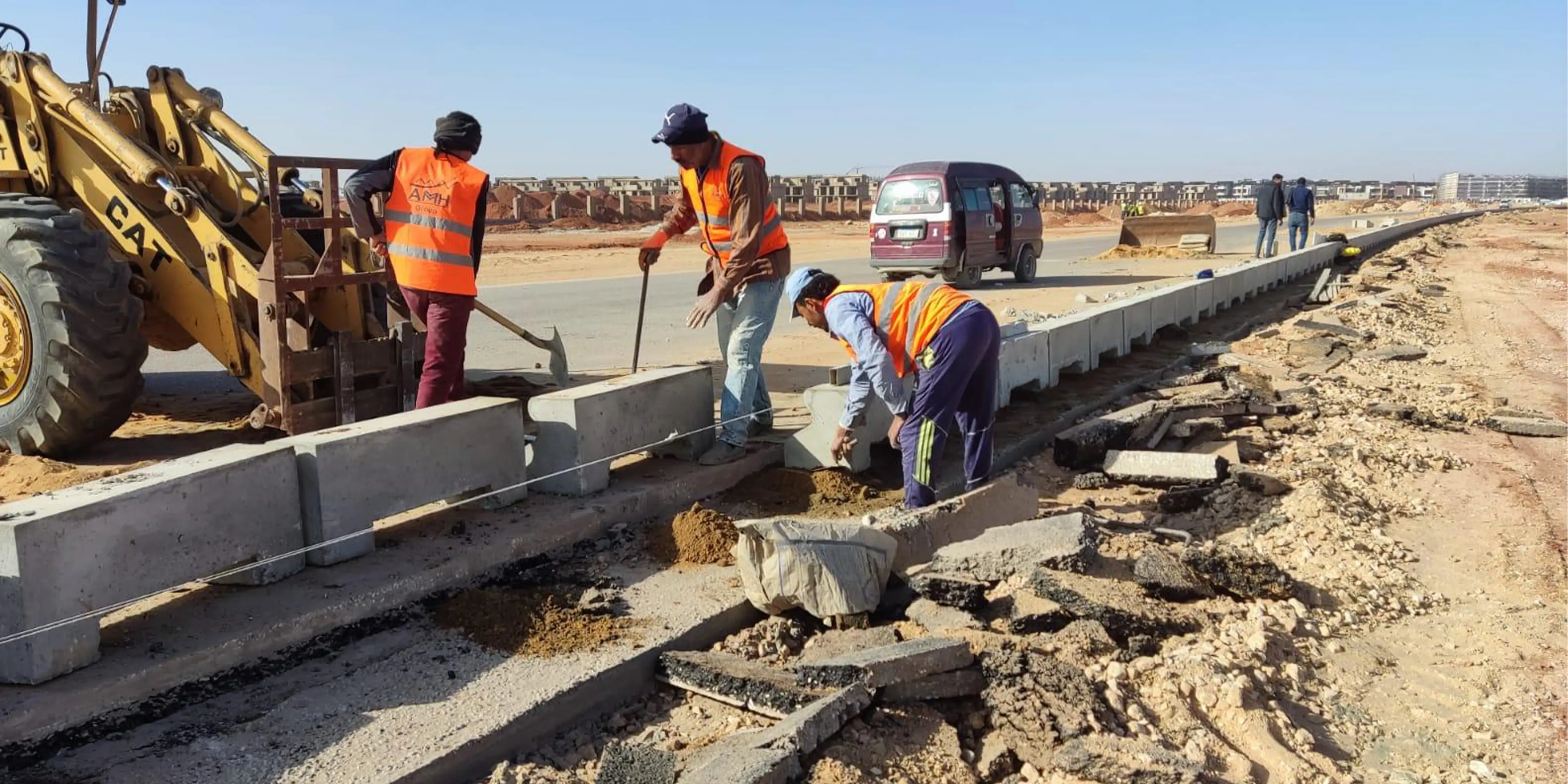 أعمال استكمال تنفيذ أعمال الموقع العام لطريق 32